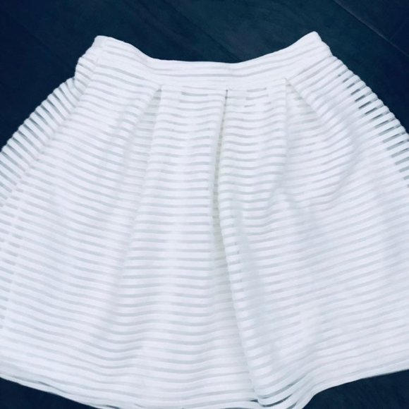 NWOT Forever 21 White/Ivory High Waisted Fit & Flare Mini Skirt - Picture 2 of 7